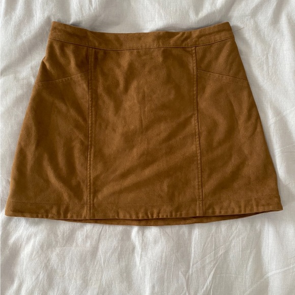Abercrombie fall tan vegan suede mini skirt - Picture 2 of 4